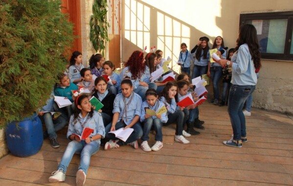 Chantons Noël - Louvettes district Mont Liban 1